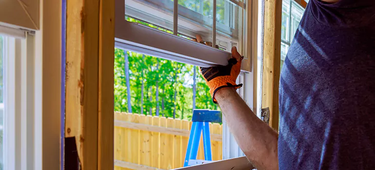 >Bay Window Curtain Rail Track in London, Ontario