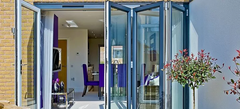 Commercial Door Glass Repair in London, ON
